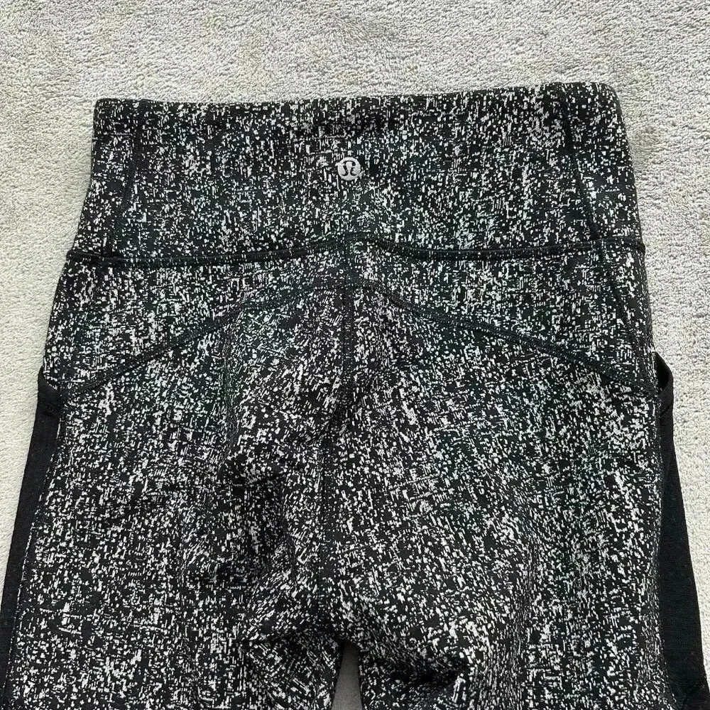 Lululemon Leggings Womens 2 Fit Physique Crop Luon Suited Jacquard Black White
